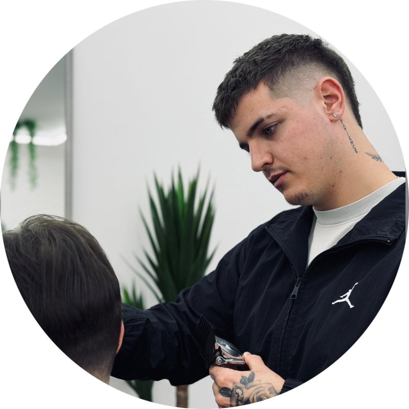 Gergő (JUNIOR BARBER )