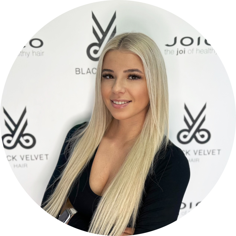 Düsüngülü Nikolett