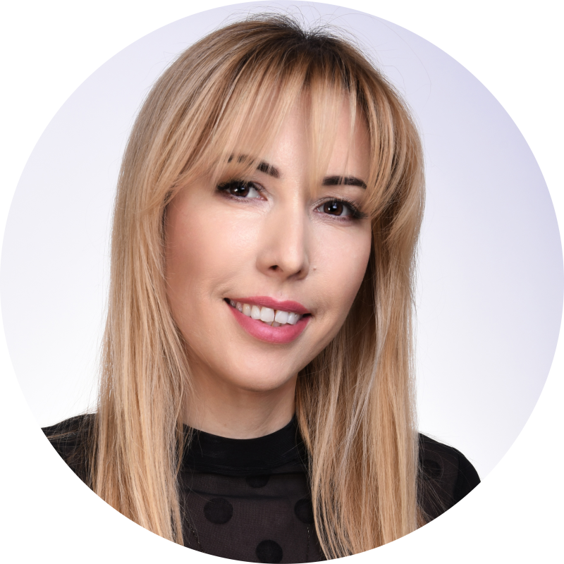 Réka (Kéz- és lábápoló/Speak English)