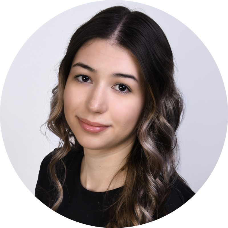 Laura (Kéz-és lábápoló)