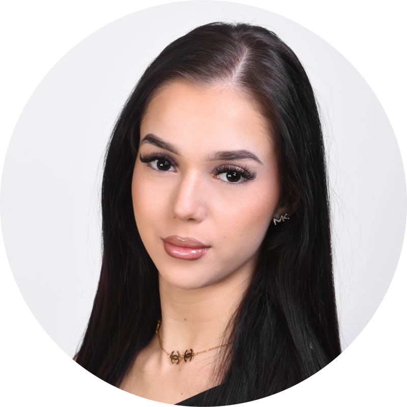 Nina (Fodrász/Speak English)