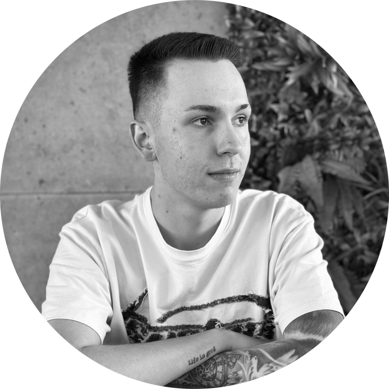 Zoli (Master Barber)