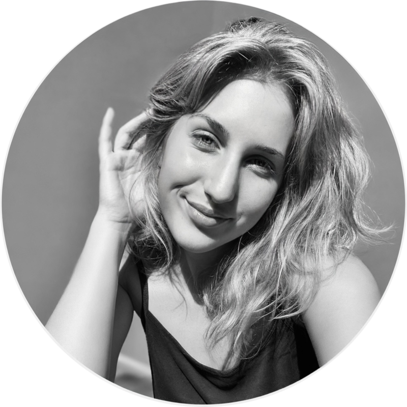 Rebeka • Nail Artist & Manikűr Specialista