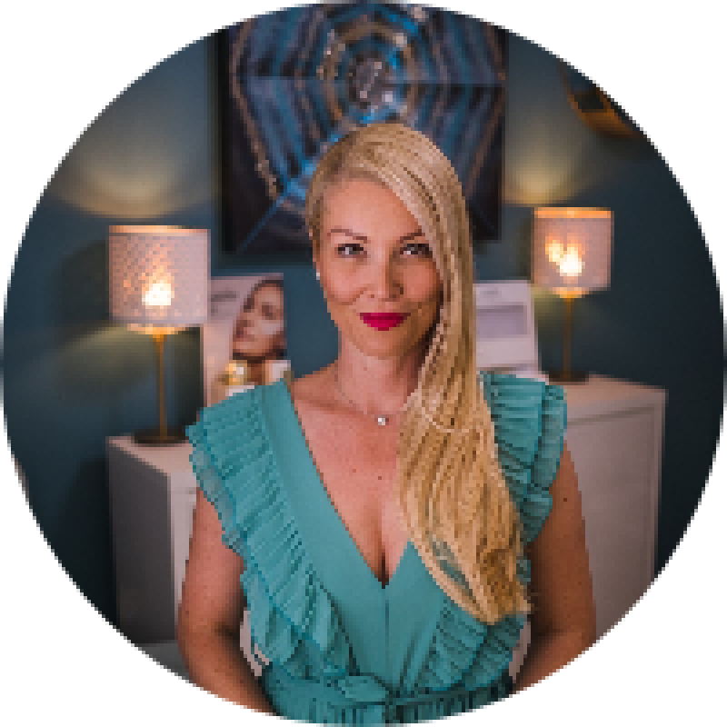 Zsán-Klucsó  Zsanett