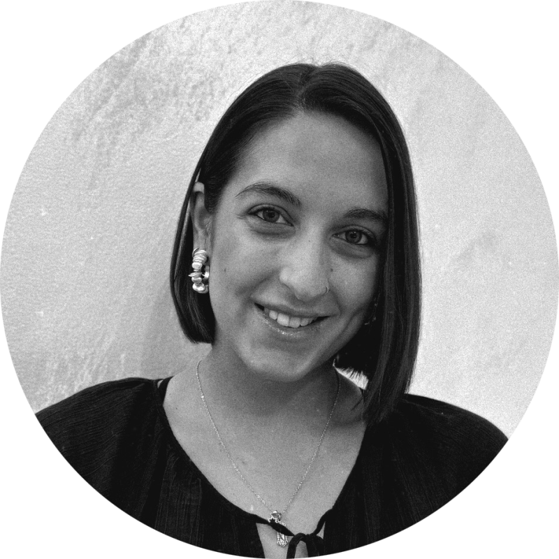 Gréta  🇬🇧 / 🇭🇺 (Tartós hajegyenesítés specialista)