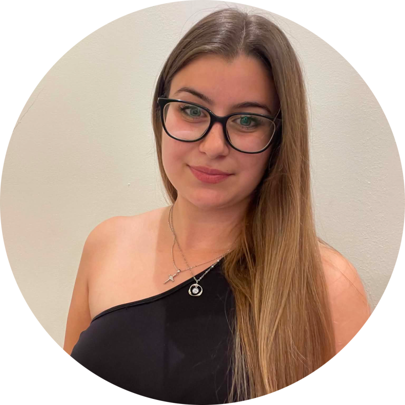 Rebeka - Junior Stylist
