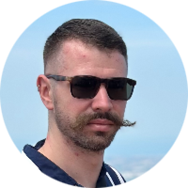 László M. Krisztofer 